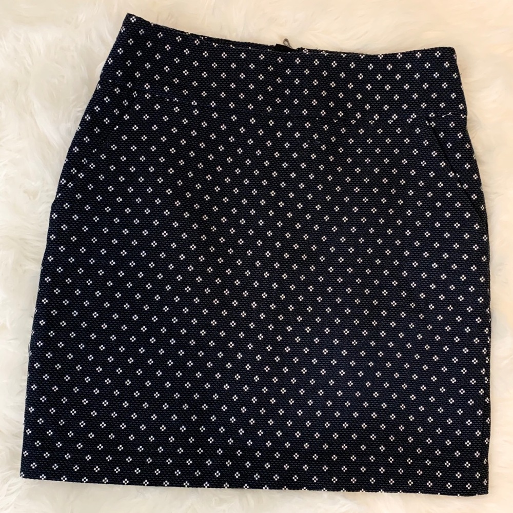 Ann Taylor | Navy Skirt W/ Diamond Design